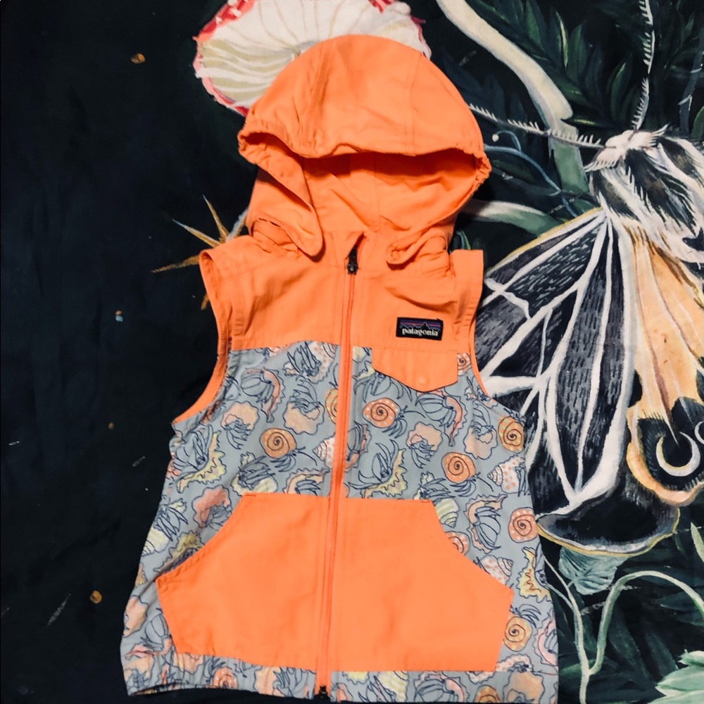 SOLD Patagonia Toddler Girl Spring Vest With Hood Size 4 EUC